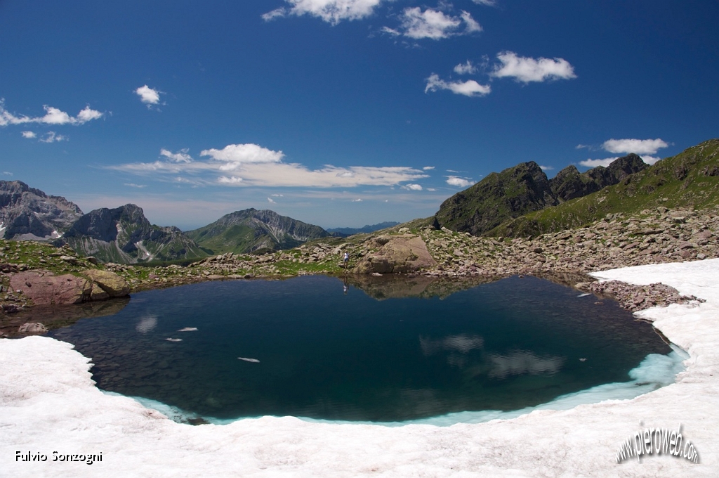 23-Laggiù il Menna (2300 m.).jpg